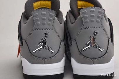 4 (2019) 945 GREY Minimalist 308497- - JORDAN RETRO COOL 564 0617